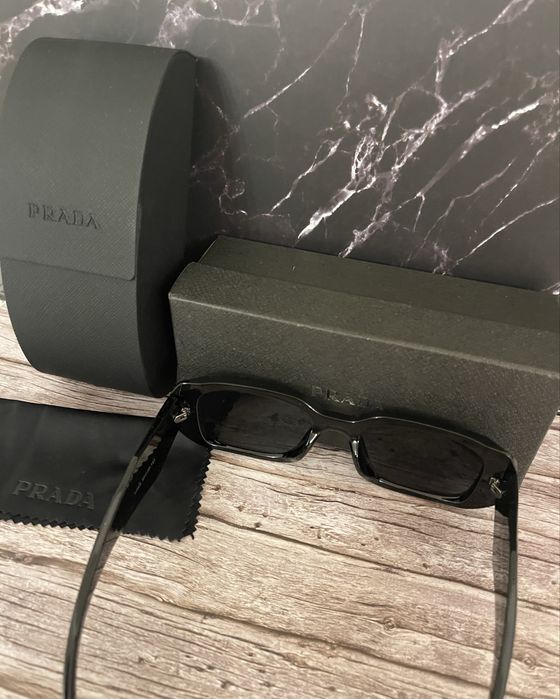 Okulary przeciwsłoneczne Prada czarne
