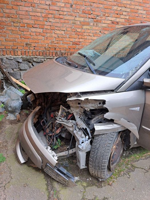 Продаю Renault Scenic 2 після ДТП