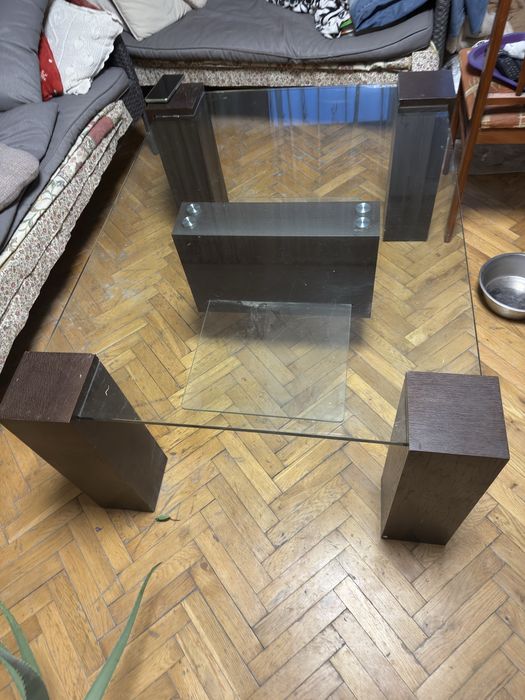 Oddam safke i szklany stolik pilne