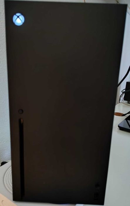 X BOX Series X/ - Como nova e pouco uso!