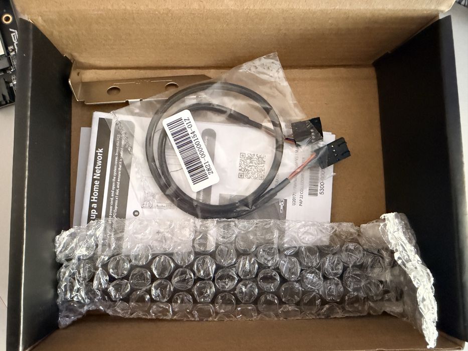 Asus PCE-AX1800 WiFi6 + Bluetooth адаптер