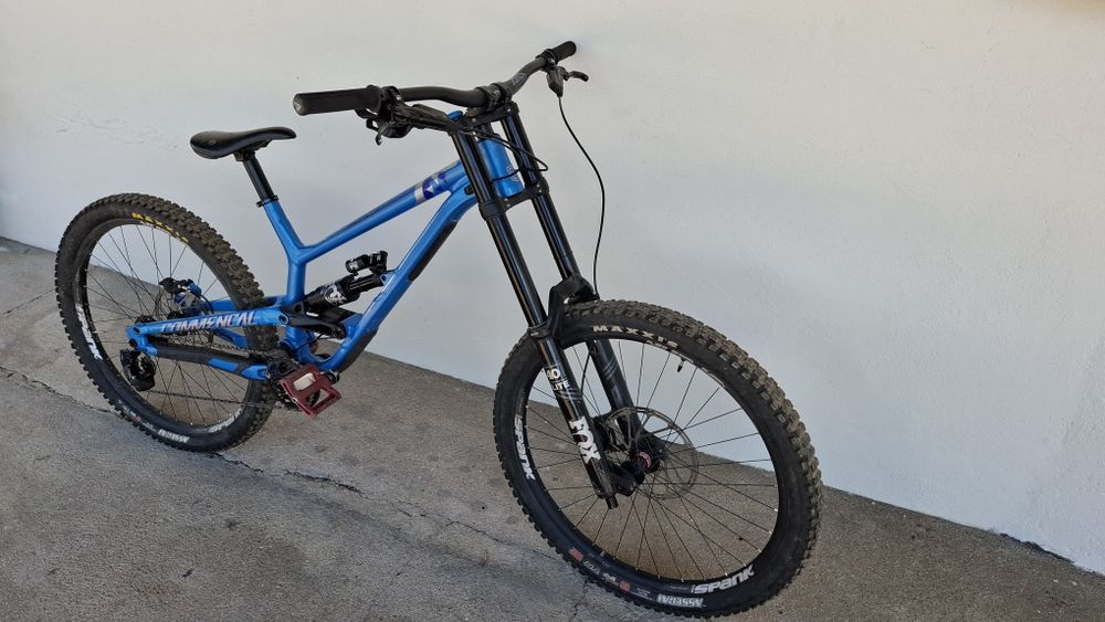 Bicicleta downhill