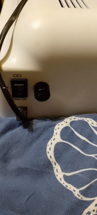 Продам лампу для ногтей.