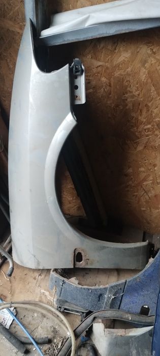 Крило переднє Опель вектра б opel vectra b праве ліве усілітель бампер