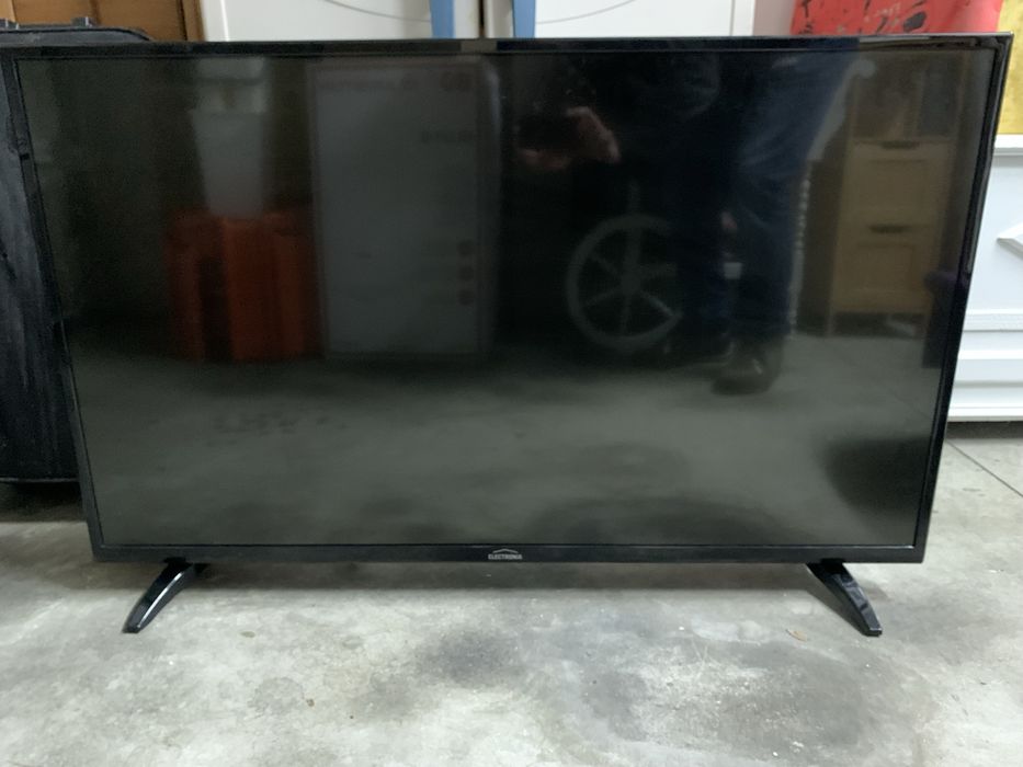 TV Led  124cm avariada