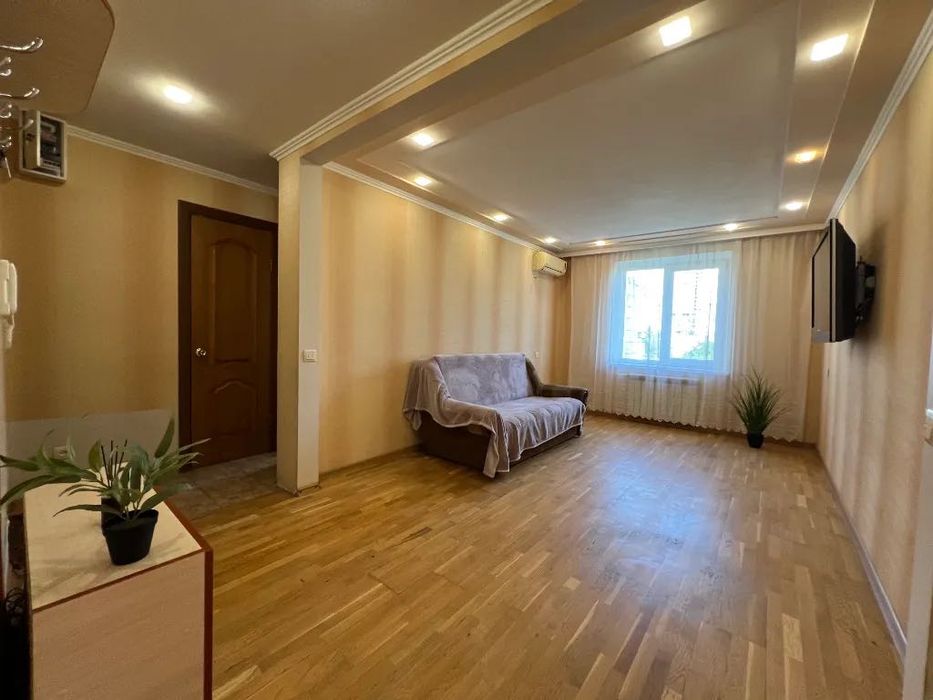 Продам квартиру жилмассив Перемога 5 проспект Героев Кодак Яхт клуб