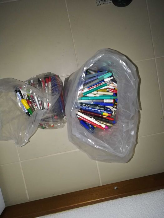 Diversas canetas 230