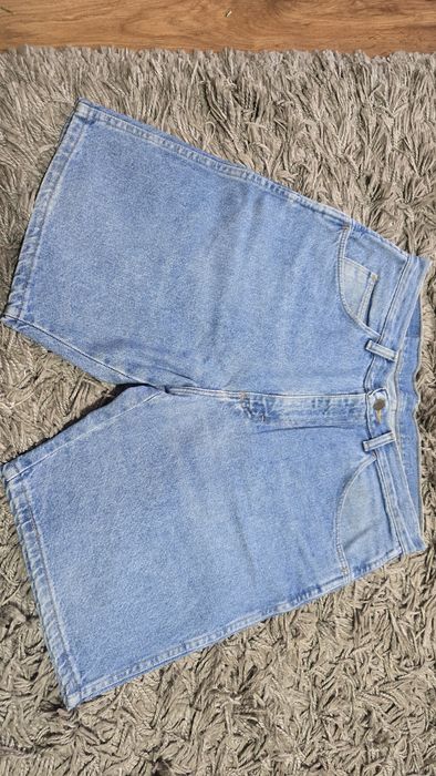 Krotkie spodnie spodenki jeansy Wrangler Jak nowe