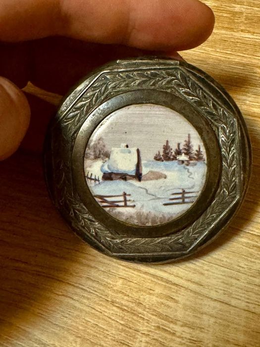 Пудреница посеребренная винтажная