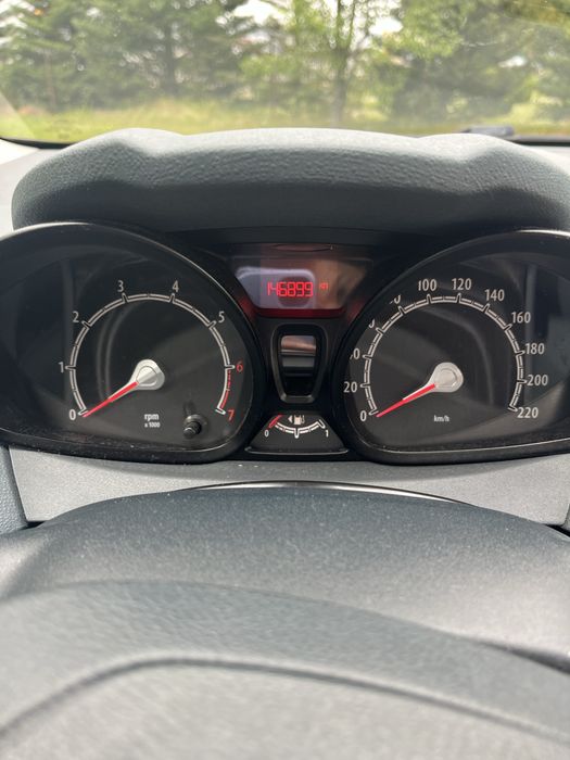 FORD Fiesta 1.25, 82 KM, 2010 rok, polski salon