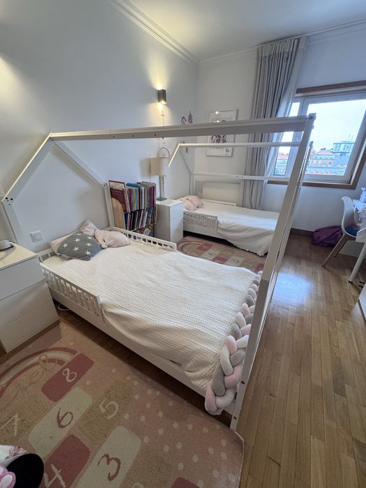 Cama Montessori infantil - bom estado