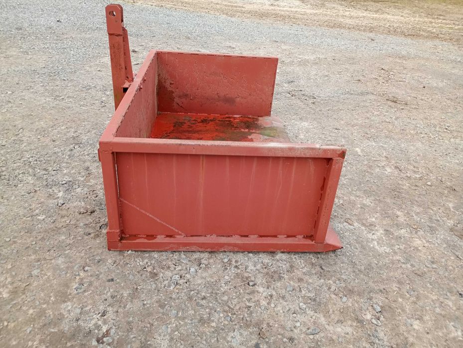 Skrzynia transportowa na TUZ ciągnika