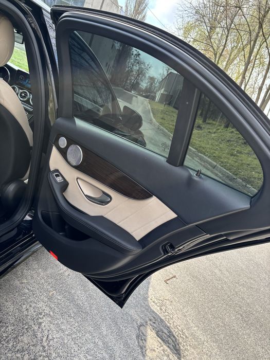 Mercedes-Benz C-Class 2018 VIN 55SWF8DB2KU287542 фото оголошення 14 з 23