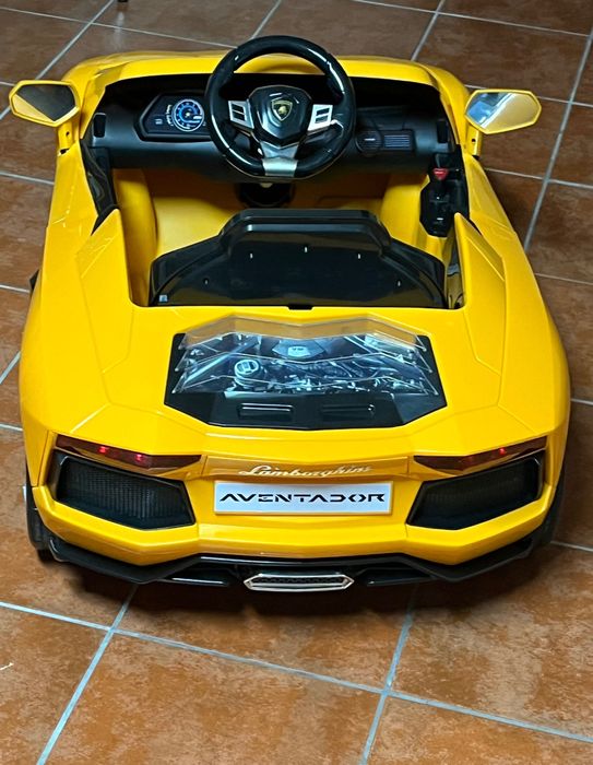 Carro Lamborghuini Ferbar