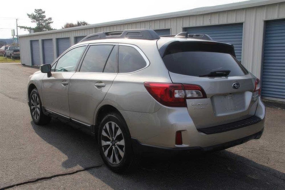 Subaru Outback Limited      2017