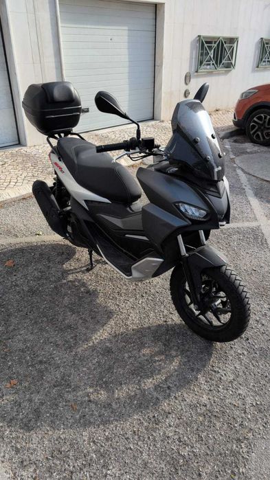 Aprilia sr gt 125