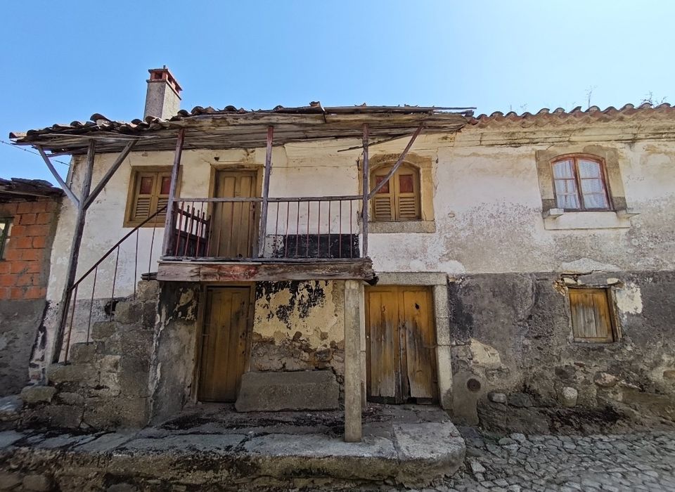 Casa de pedra em Bornes