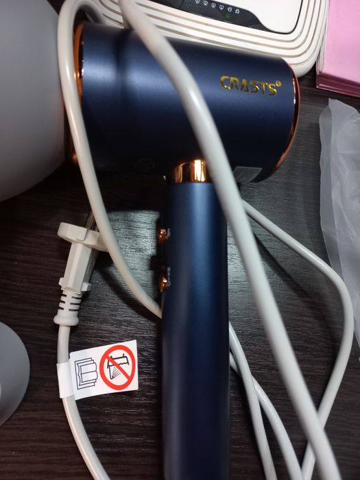 Продам новый фен