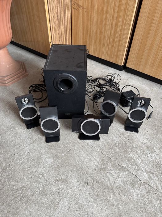 Głośniki plus tuba basowa CREATIVE