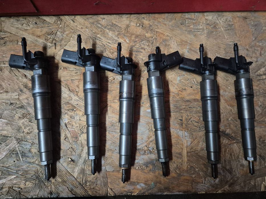 Wtryskiwacz Wtrysk Paliwa BMW E83 E70 E90 E60 3.0D