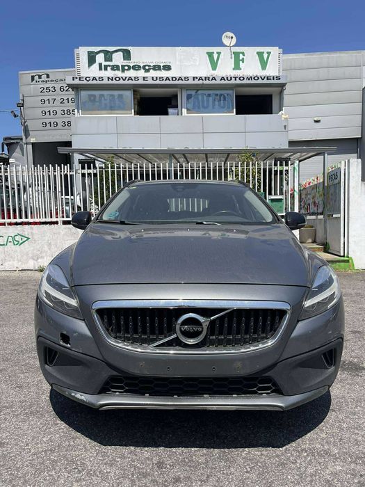 Volvo V40 Cross Country 2017 para peças!