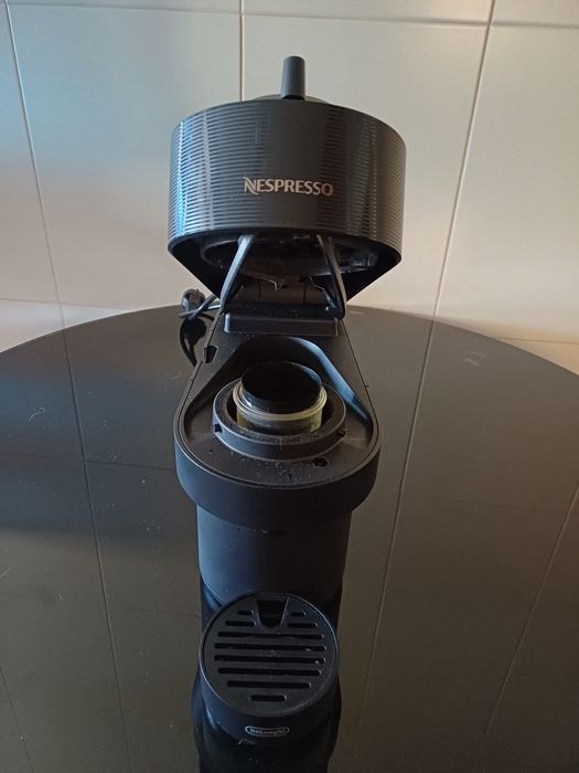 Máquina de Café Nespresso Vertuo Pop