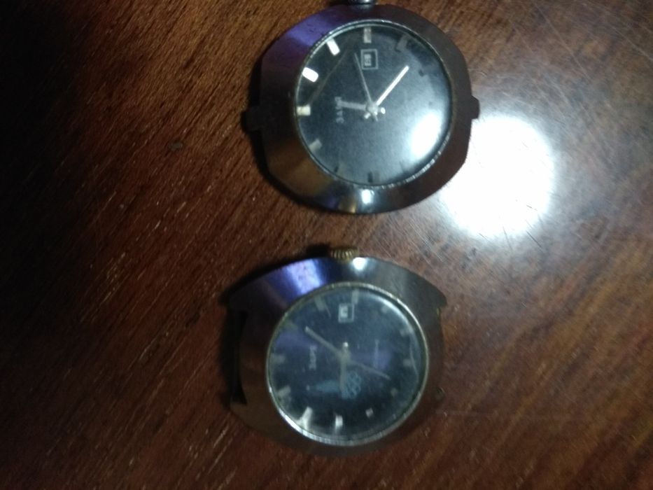 Продам  автомобильные электронные часы