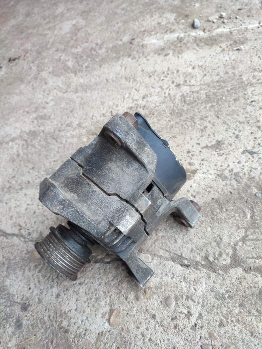 Генератор бмв е 36 ,1,8 бензин