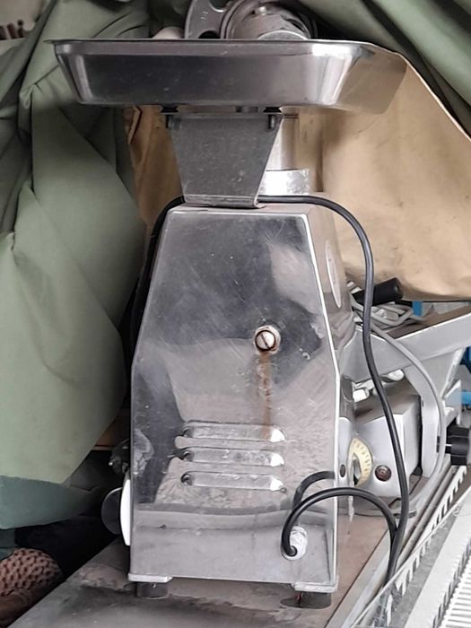 Vitrine, câmara frigorifica, e todos os utensílios de talho