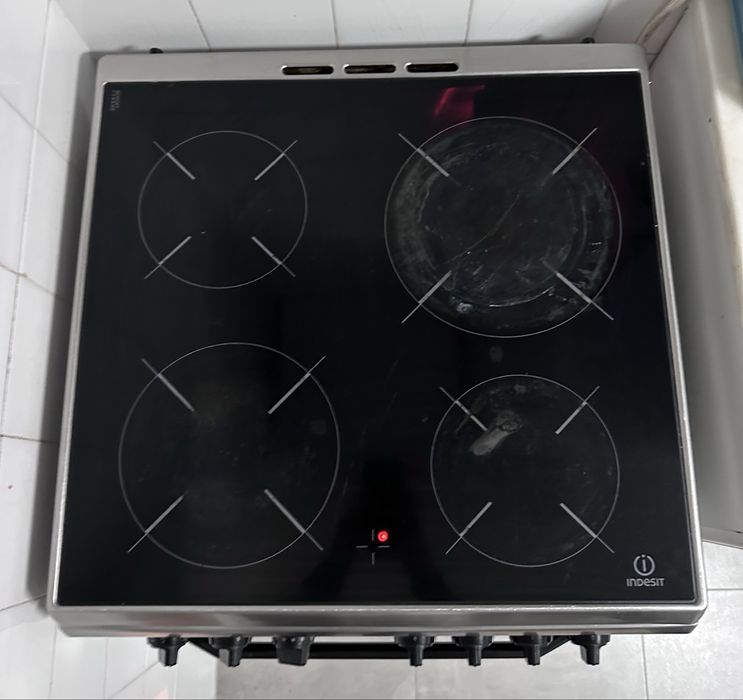 Fogão elétrico indesit