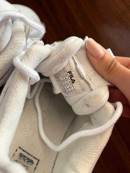 Ténis Fila modelo DISRUPTOR. como novas