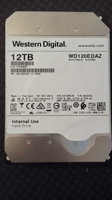 Western Digital 12TB 3.5" SATA III (WD120EDAZ) – Saúde 100% / Nível Hélio 100%