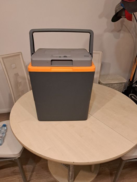 Lodowka samochodowa turystyczna