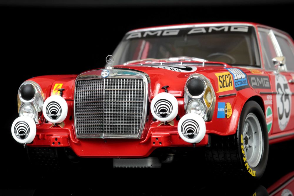 Mercedes-Benz 300 SEL #35 2nd Place 24H SPA 1971 - Minichamps