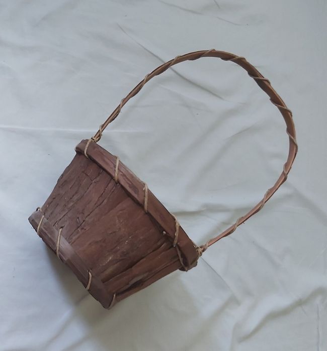 Koszyk z drewna drewniany brązowy kosz naturalny