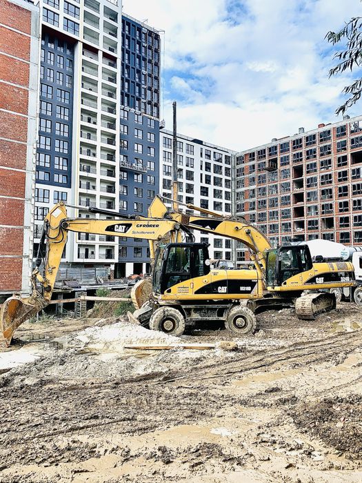 Спецтехніка: Екскаватори• Автокран• Самоскид• Гідромолот• Гідроножниці