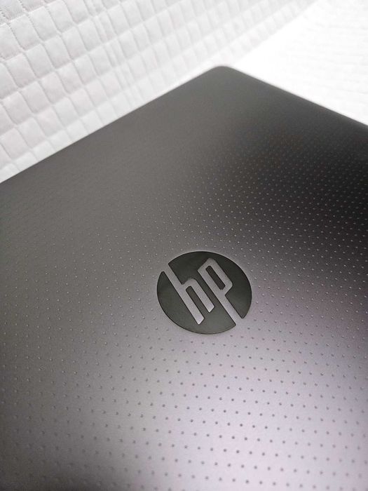 Ноутбук HP ZBook Studio G3 Mobile Workstation