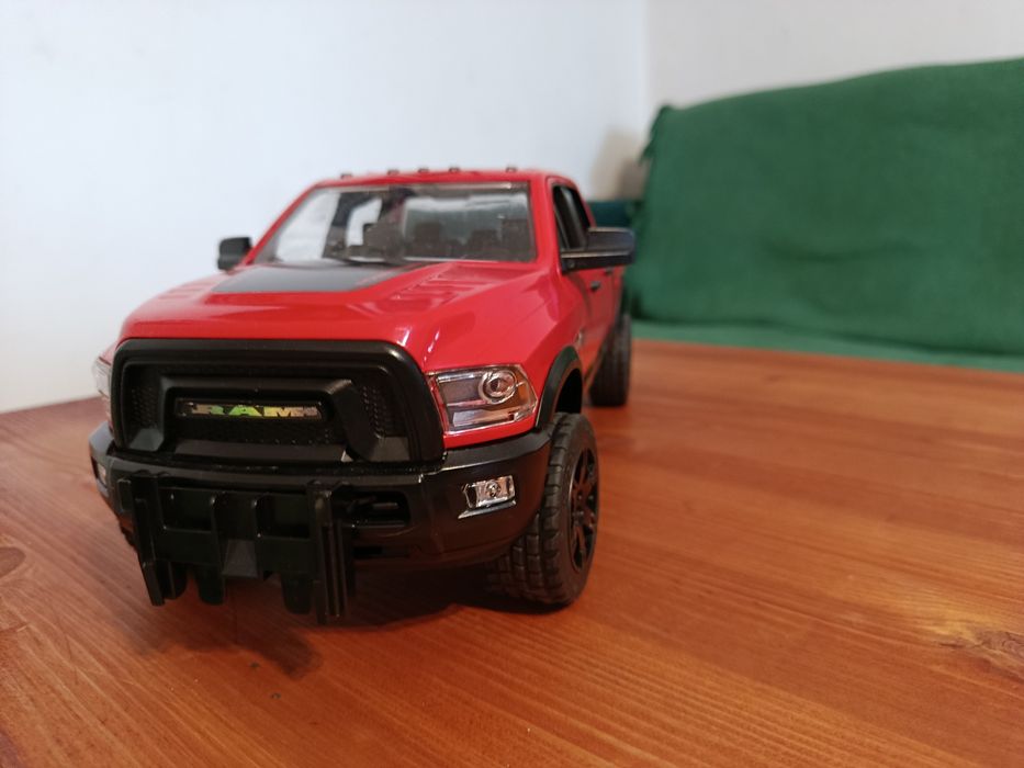 BRUDER Dodge RAM z przyczepą