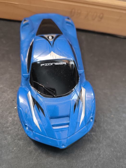 Carro de corrida azul

- Carro de corrida em m