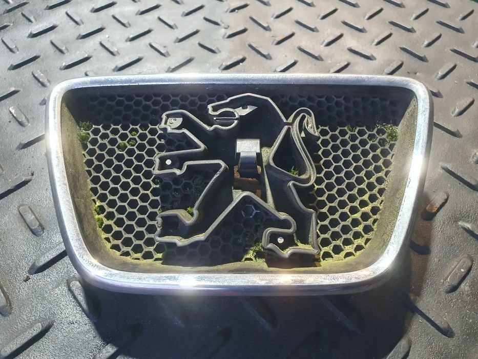 PEUGEOT 306 1996- EMBLEMAT PRZÓD ZNACZEK LOGO OE 9628645577
