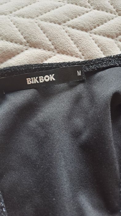 Sukienka imprezowa sylwester BikBok 38 mała czarna mini wycięte plecy