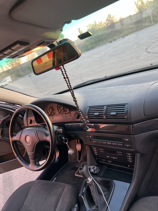 BMW 520i 1998 года