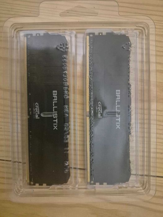 Crucial Ballistix Black 16GB (2×8GB) DDR4 3200 MHz CL16 – Dual Channel