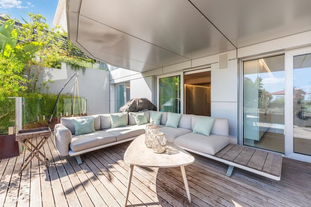 Apartamento T2 com jardim, Cascais