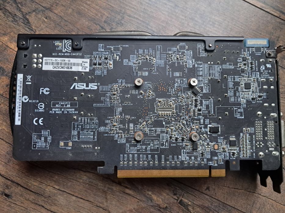 Karta graficzna ASUS AMD Radeon HD 7770 DirectCU