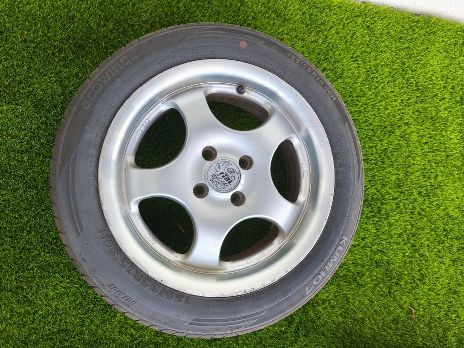 Jantes 15 4×98 Alfa Romeo Fiat com pneus 185/55R15
Possí