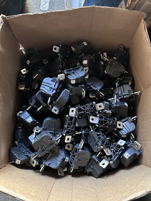 Tesla Model 3 Y піропатрон батареї оригінал б/у Тесла зачастини