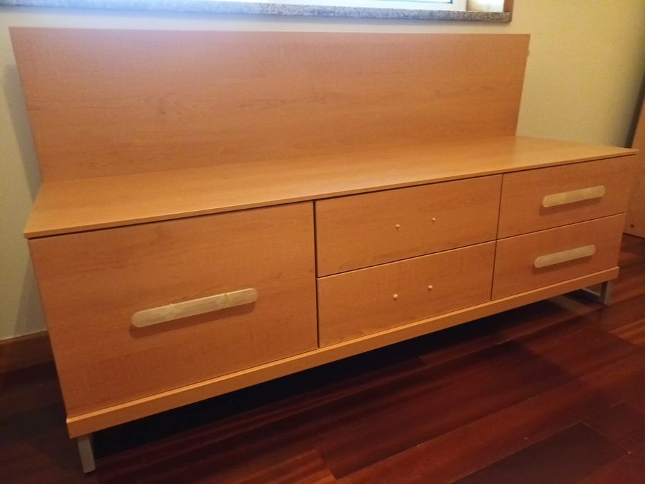 Cómoda com gavetas