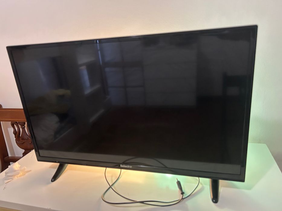 TV Selecline 32" LED (81cm) | Impecável • Ideal p/ Consola, Box ou Quarto
