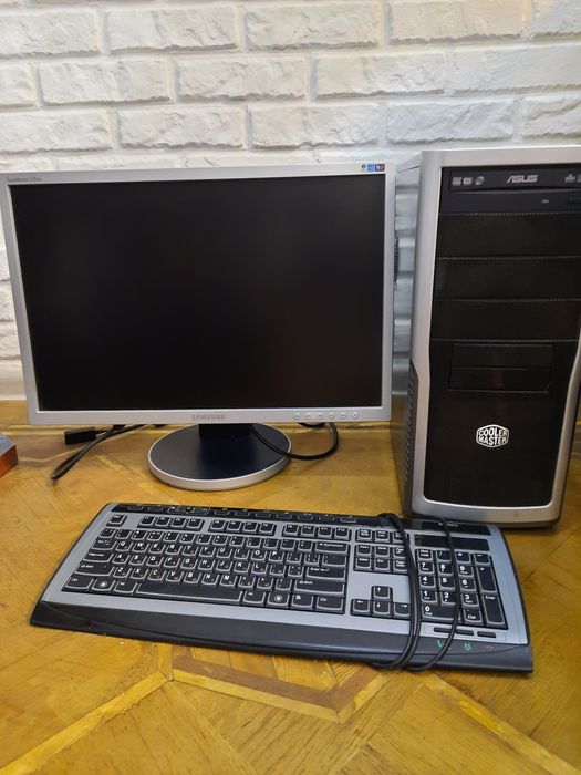 Монитор  Samsung в отличном состоянии